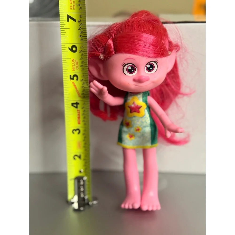 DreamWorks Trolls Poppy Doll Pink Hair Star Dress 7 Inch Figure Toy